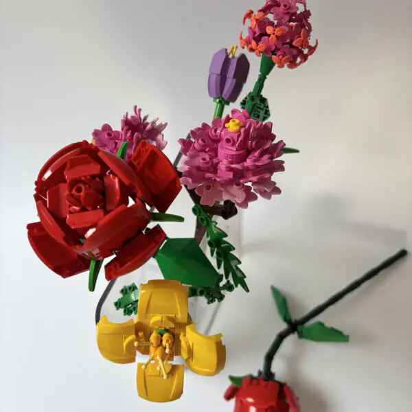 Bloom & Read Vase