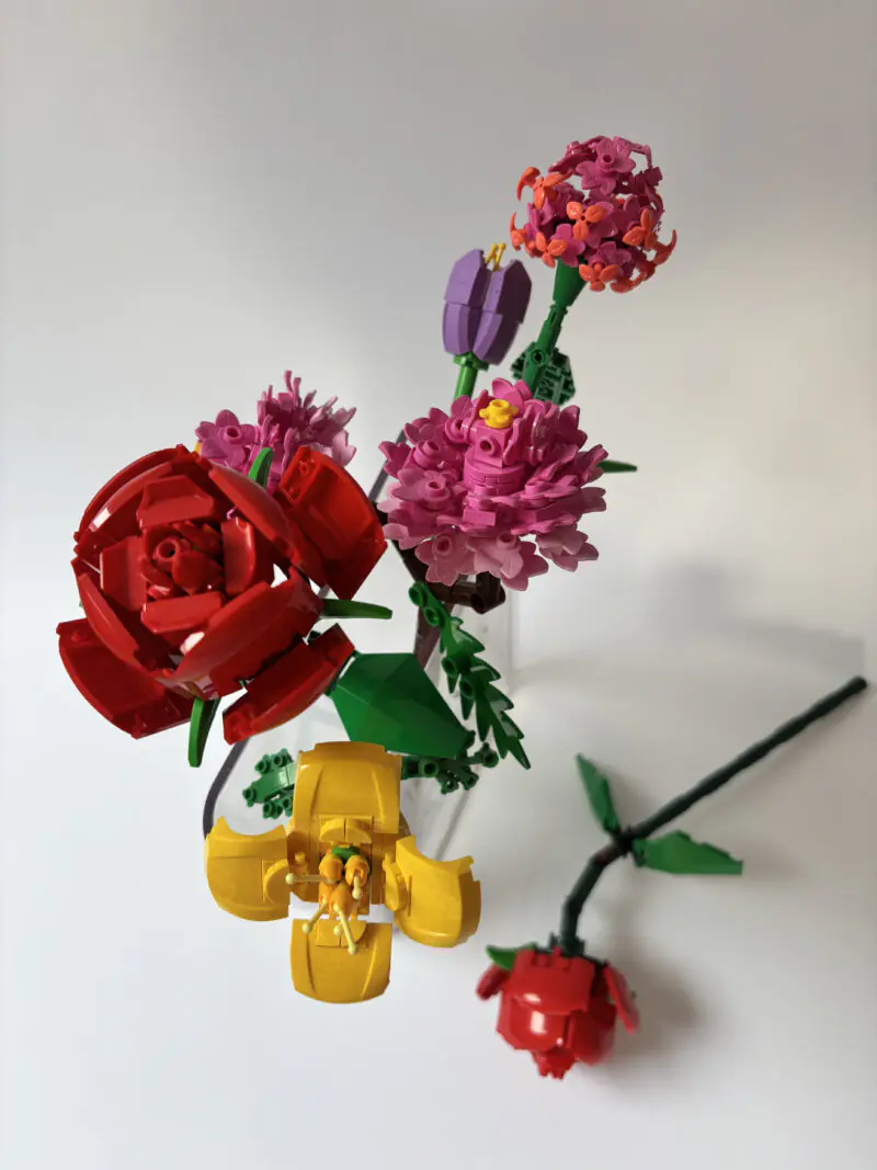 Bloom & Read Vase