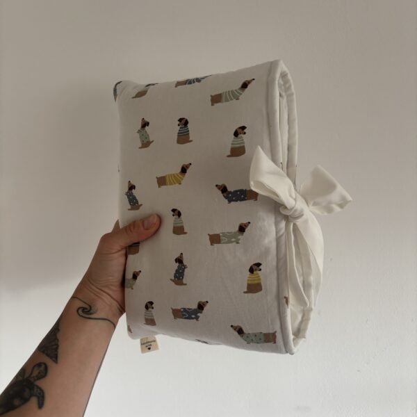 Bow Book Lovers Booksleeve Dachshund