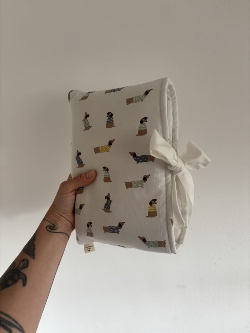 Bow Book Lovers Booksleeve Dachshund