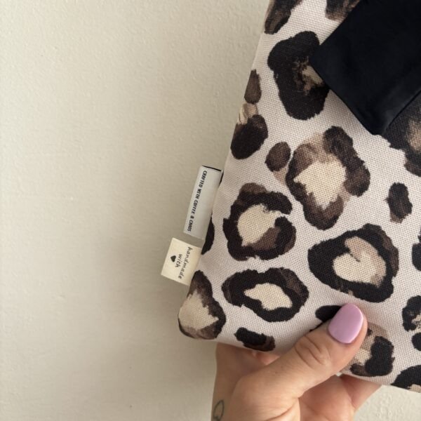 Bow Book Lovers Booksleeve Leopard